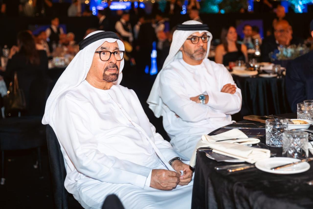 سفير الإمارات يشارك في حلقة نقاشية حول الاستثمار السياحي في مصر