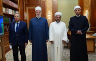 الضويني يلتقي مفتي أوزبكستان ويؤكدان عمق العلاقات الأزهرية الأوزباكستانية