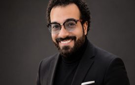 عبدالله طيرة مؤلف ومخرج مسرحي وباحث في فنون الأداء وكتاب آليات الأداء التمثيلي الشعبي المصري..