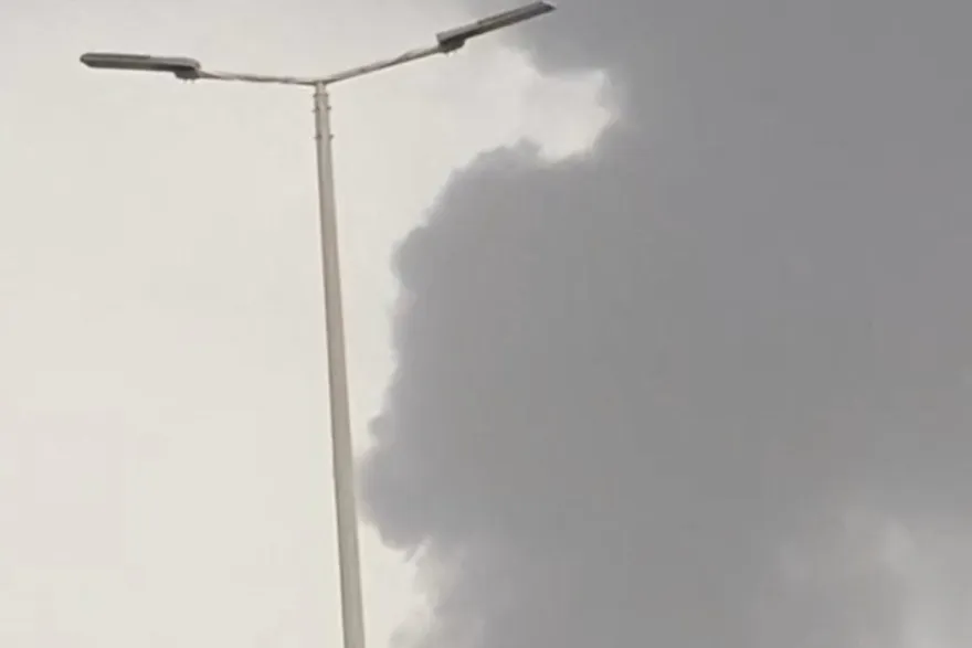 حرب إيران تمتد إلى البحر الأحمر وبحر قزوين وسط حالة من الهدوء في الخليج