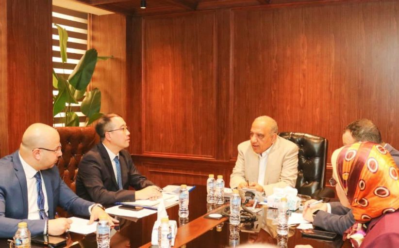 عصمت يبحث مع مجموعة الصين الجنوبية 