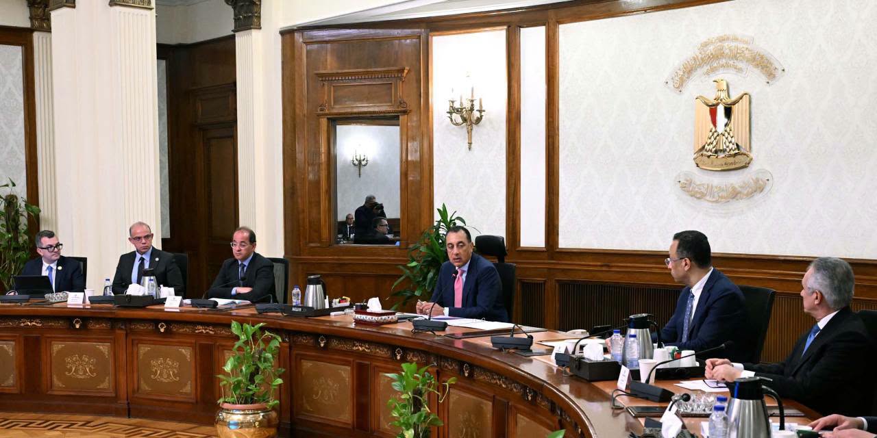 رئيس الوزراء يتابع تنفيذ تكليفات الرئيس بشأن التوسع في التحول الرقمي لحماية المال العام ورفع كفاءة مؤسسات الدولة