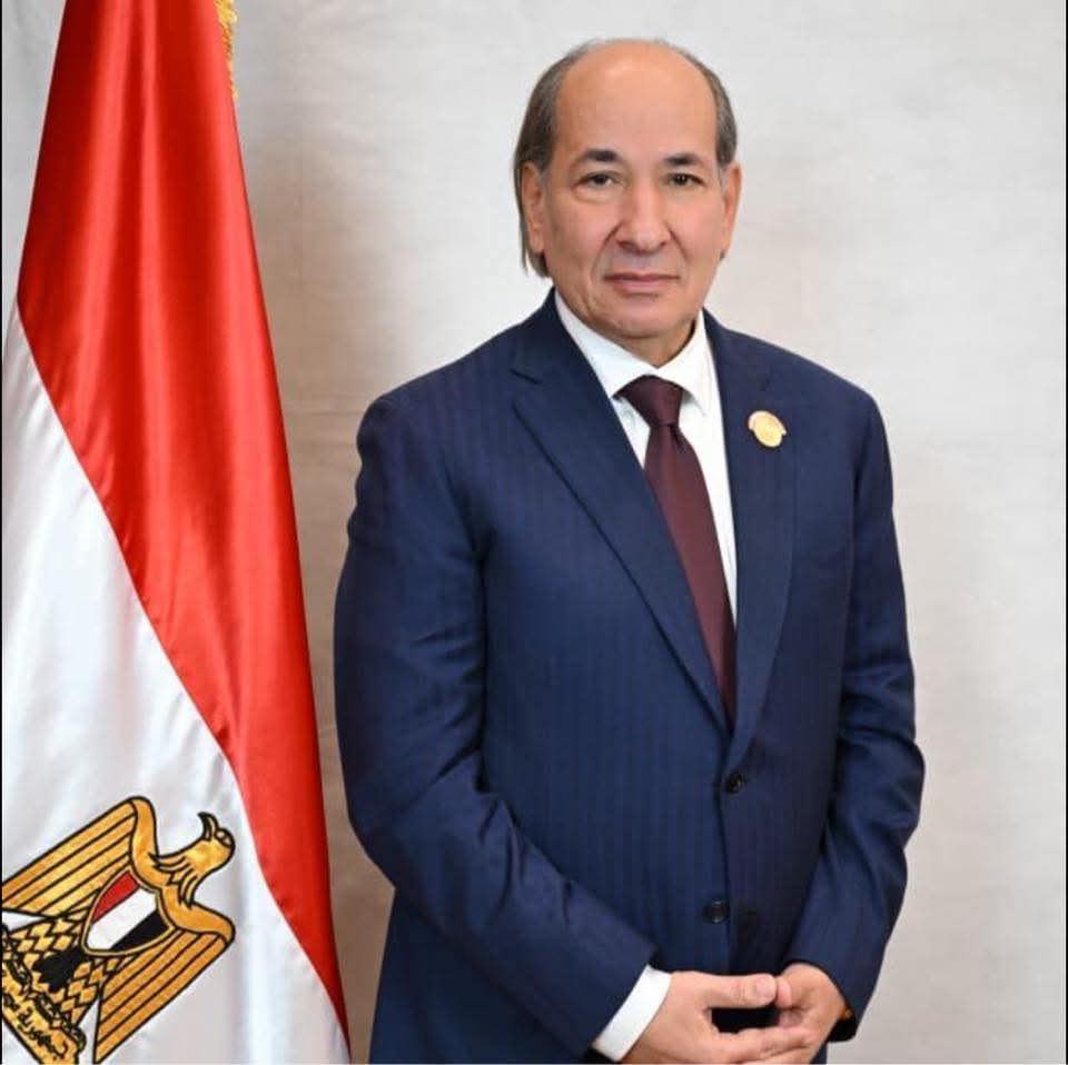 د. خالد قنديل يكتب.. السوشيال ميديا.. والتفكير خارج الصندوق