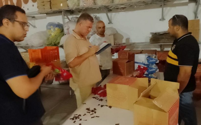 حملات رقابية مكثفة استعدادًا لموسم حلوى المولد النبوي تضبط مصنعًا غير مرخص وتتحفظ على 18,400 قطعة بالقليوبية