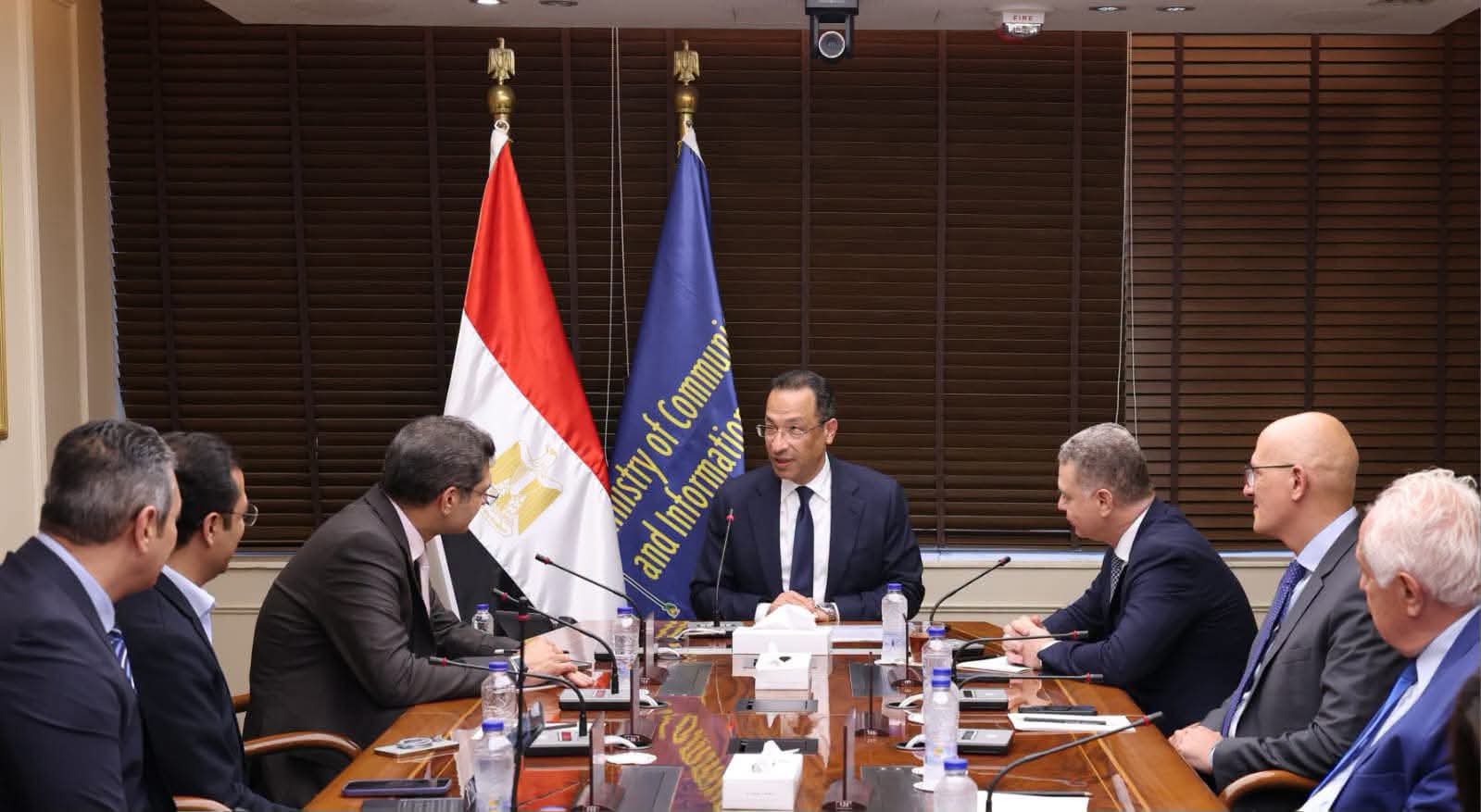 وزير الاتصالات ورافات هندى يناقش خطط التوسع لشركة Systems Limited في مصر