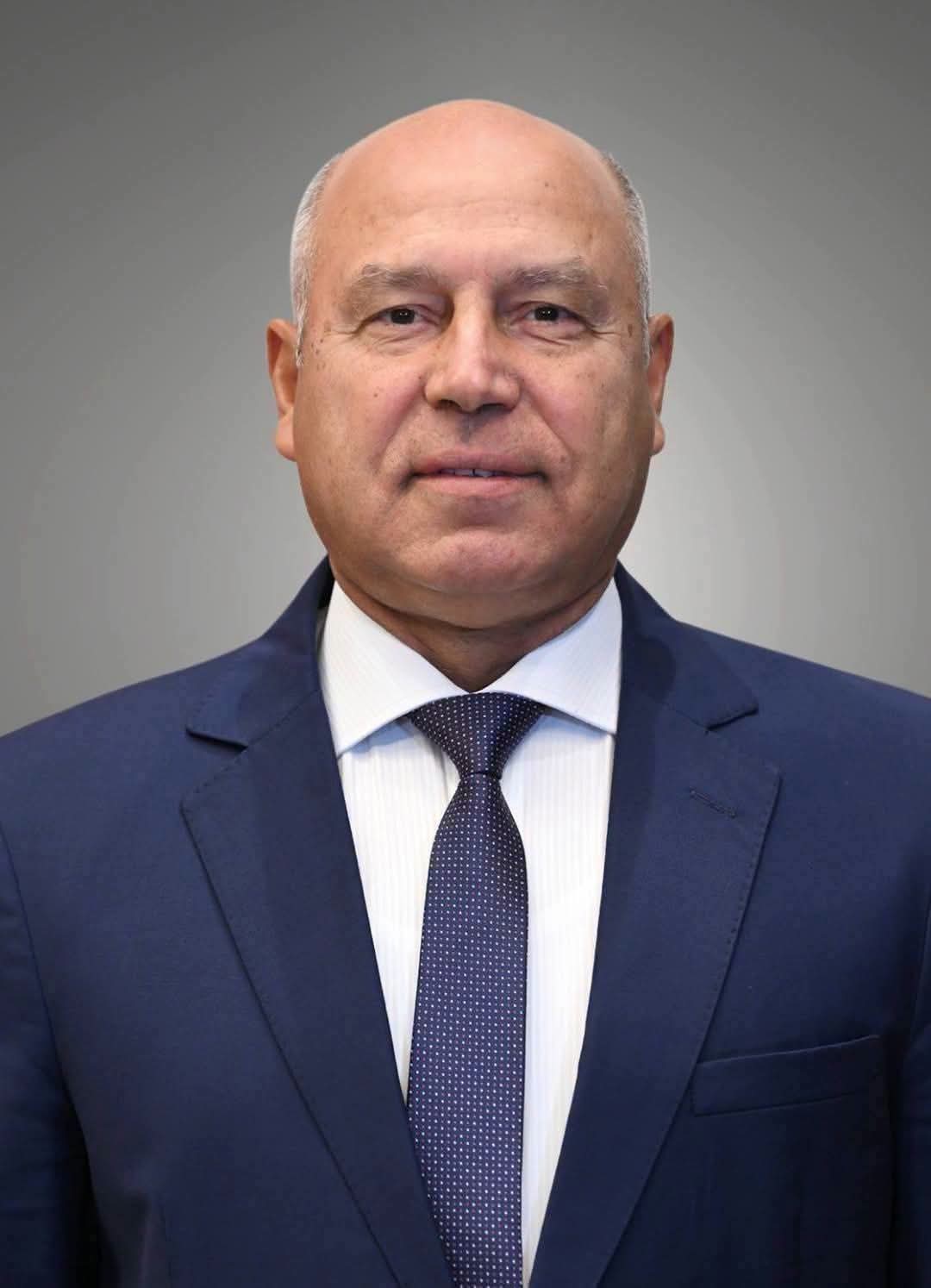 وزير النقل يتابع مع مركز الأزمات ورؤساء الهيئات والشركات التابعة انتظام حركة التشغيل بمختلف مرافق النقل والمواصلات عقب الهزة الأرضية