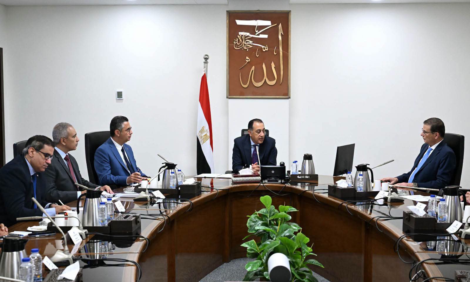 رئيس الوزراء يتابع جهود توافر المخزون الاستراتيجي من السلع والمنتجات الأساسية