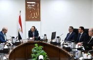 رئيس الوزراء يستعرض الموقف التنفيذي لمشروع مبني الركاب (٤) بمطار القاهرة الدولي