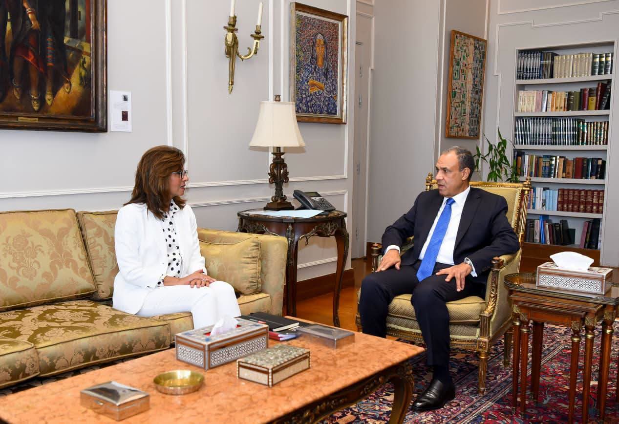 وزير الخارجية يلتقي المديرة التنفيذية للأكاديمية الوطنية للتدريب