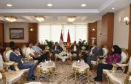 محافظ بورسعيد يستعرض عددا من القضايا والموضوعات المطروحة وبحث حلول عملية تخدم أبناء بورسعيد