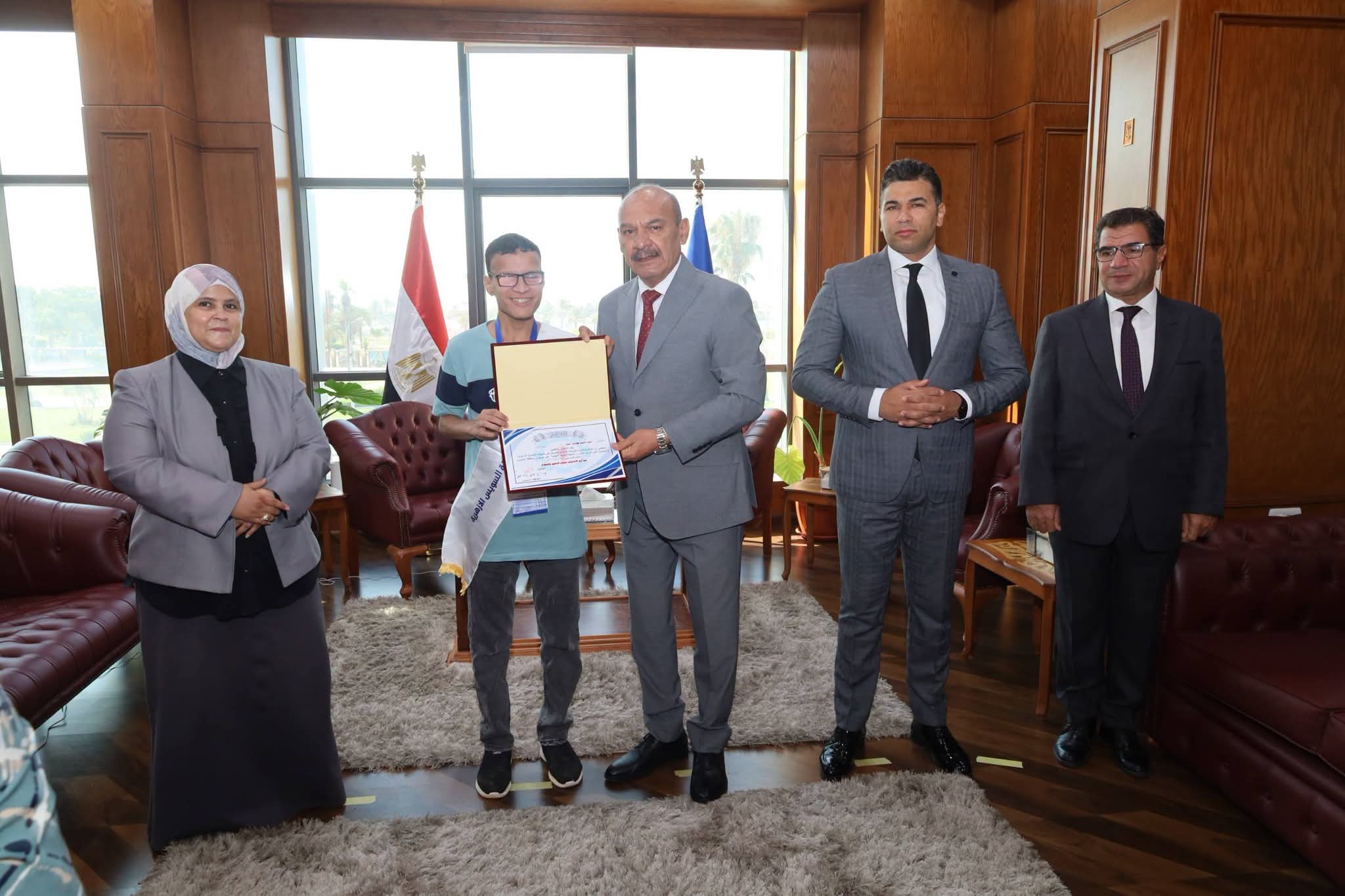محافظ السويس: ذوو الهمم نماذج مضيئة للإرادة والنجاح والتميز