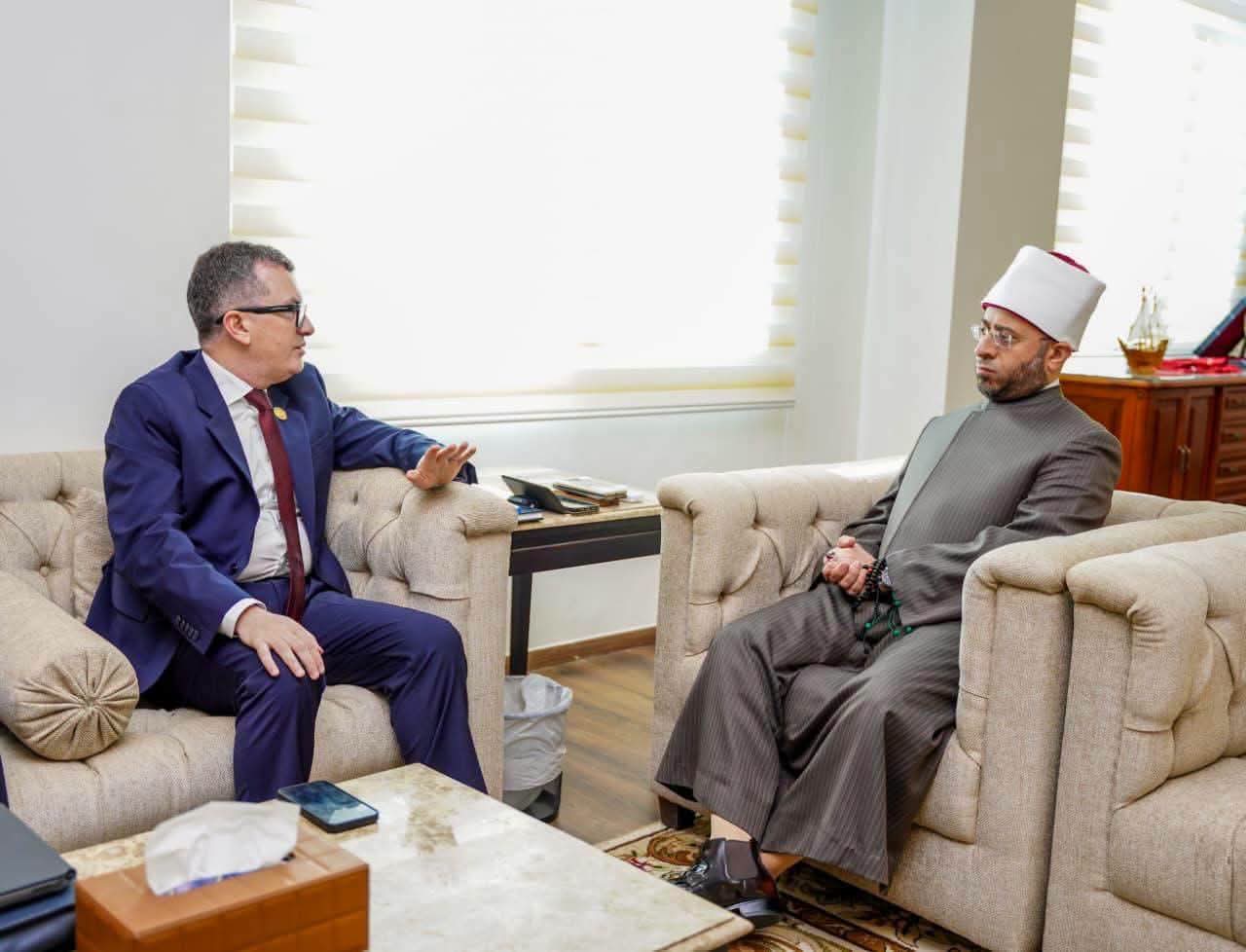 وزيرا الأوقاف والتخطيط يبحثان تعزيز التعاون المشترك لدعم جهود التنمية