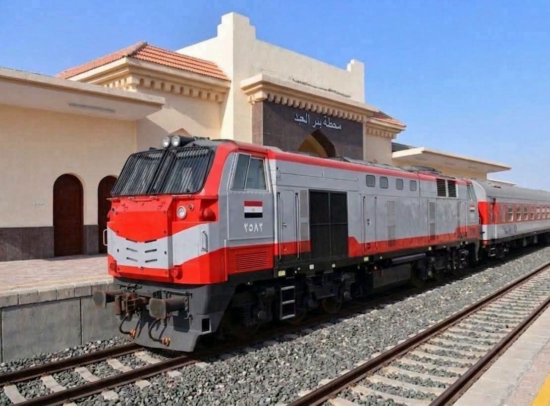 السكة الحديد تقدم خدمة نقل متميزة لمواطني شمال سيناء علي خط القنطرة شرق / بئر العبد