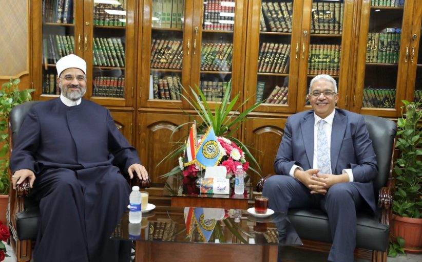 رئيس لجنة الشئون الدينية والأوقاف بمجلس النواب يهنئ رئيس جامعة الأزهر