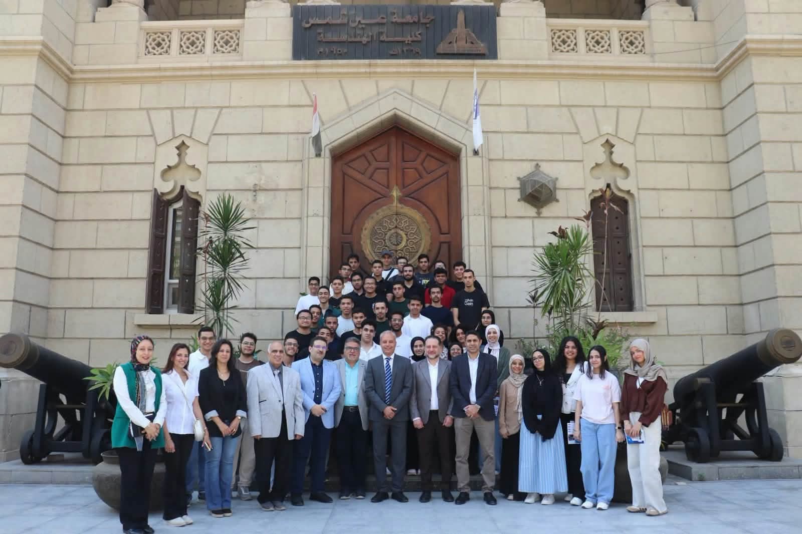 هندسة عين شمس تستقبل أوائل الثانوية العامة وتعلن عن منح دراسية كاملة للثلاثين الأوائل