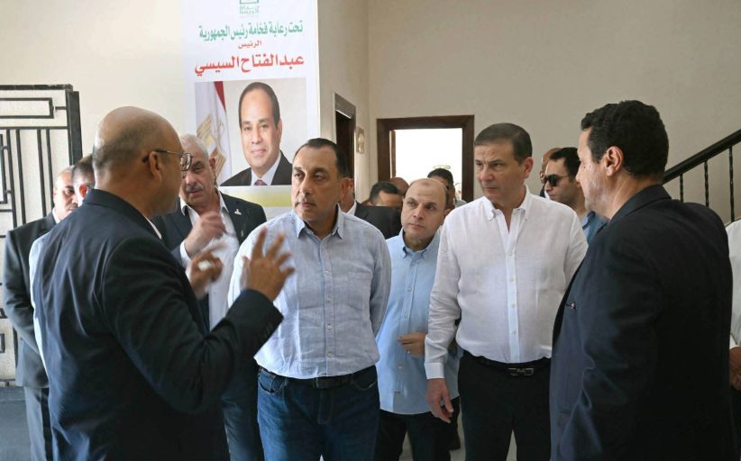 رئيس الوزراء يتفقد المجمع الزراعي البيطري بقرية سندبسط بمركز زفتى