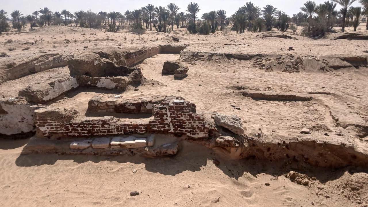 الكشف عن بقايا خان طريق بمدينة «عسيلة» بشمال سيناء على الدرب السلطاني
