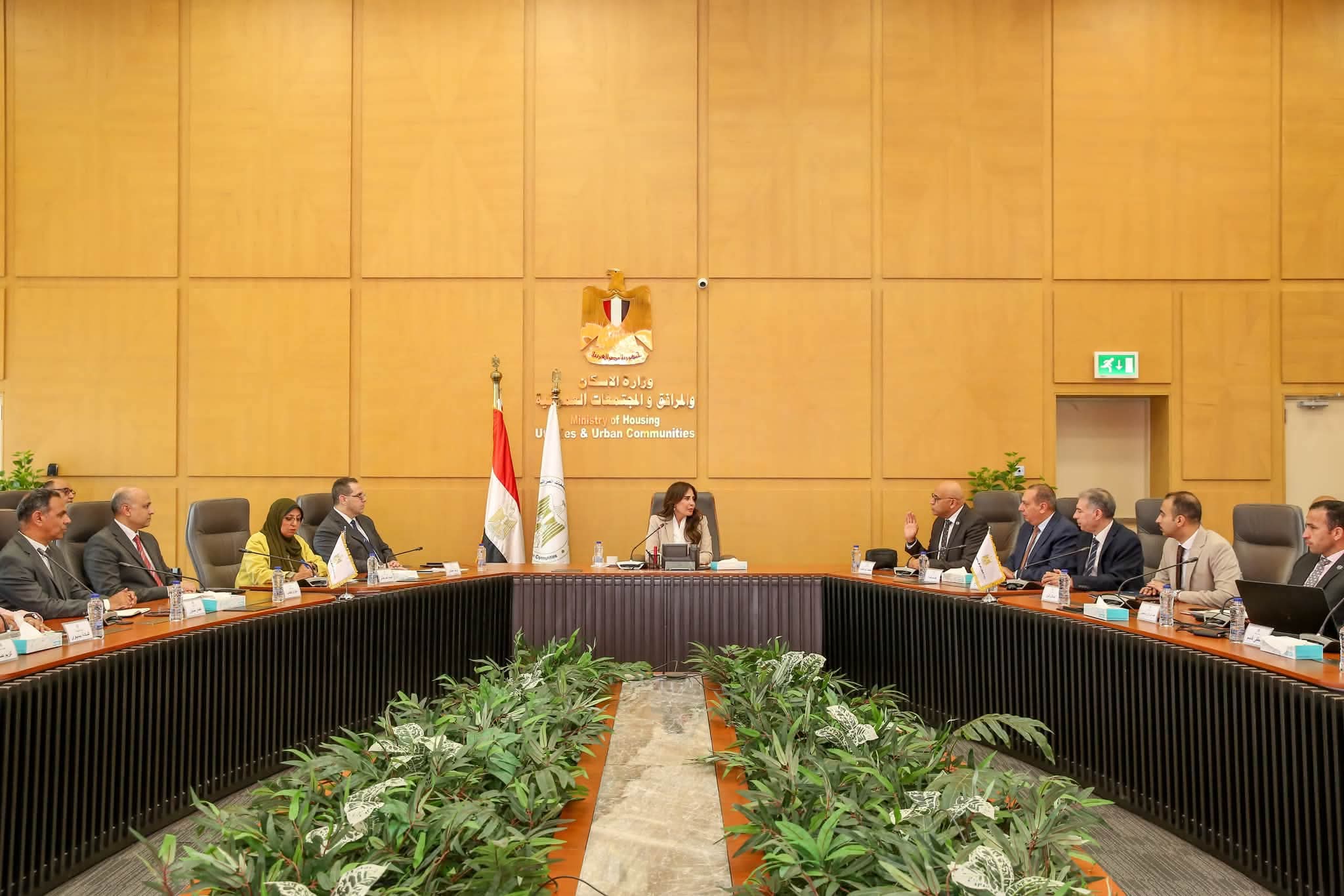 المنشاوى تلتقي مسئولي «مواصلات مدن مصر» لبحث تطوير منظومة النقل الجماعي بالمدن الجديدة