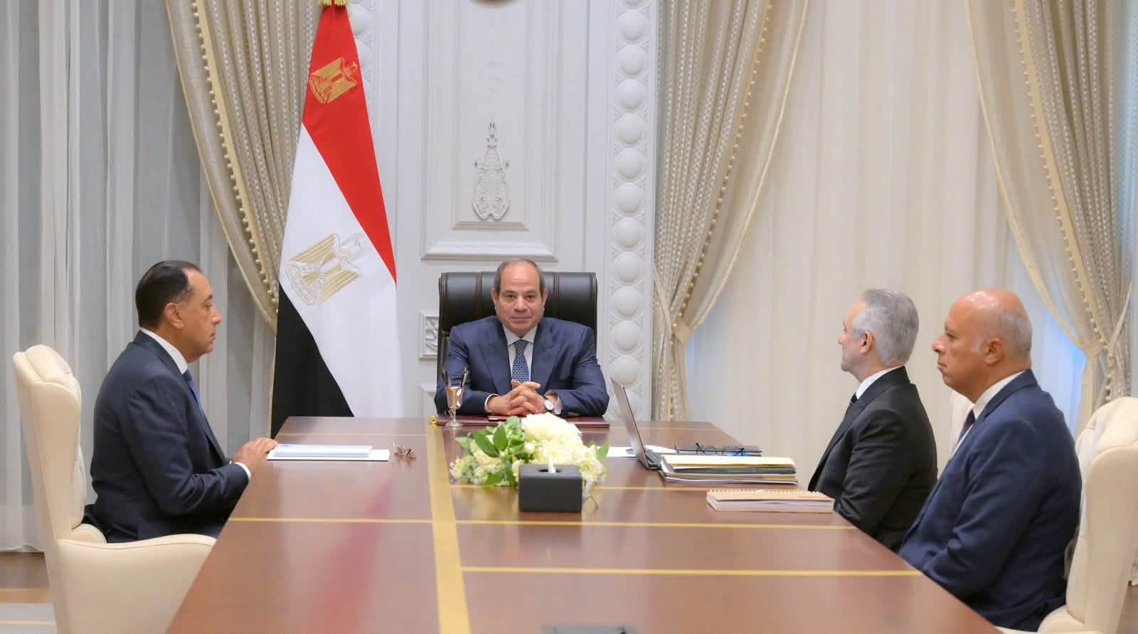 السيسي يوجه بالالتزام بالجداول الزمنية لـ 