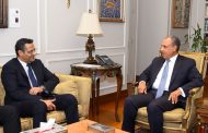 وزير الخارجية يستقبل نقيب الصحفيين ويشيد بالدور الوطني للصحافة المصرية