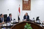 رئيس الوزراء يتابع مع وزير التخطيط عددا من ملفات العمل