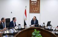 رئيس الوزراء يتابع مع وزير التخطيط عددا من ملفات العمل