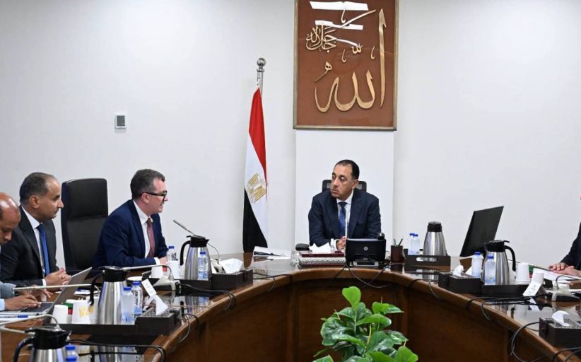 رئيس الوزراء يتابع مع وزير التخطيط عددا من ملفات العمل
