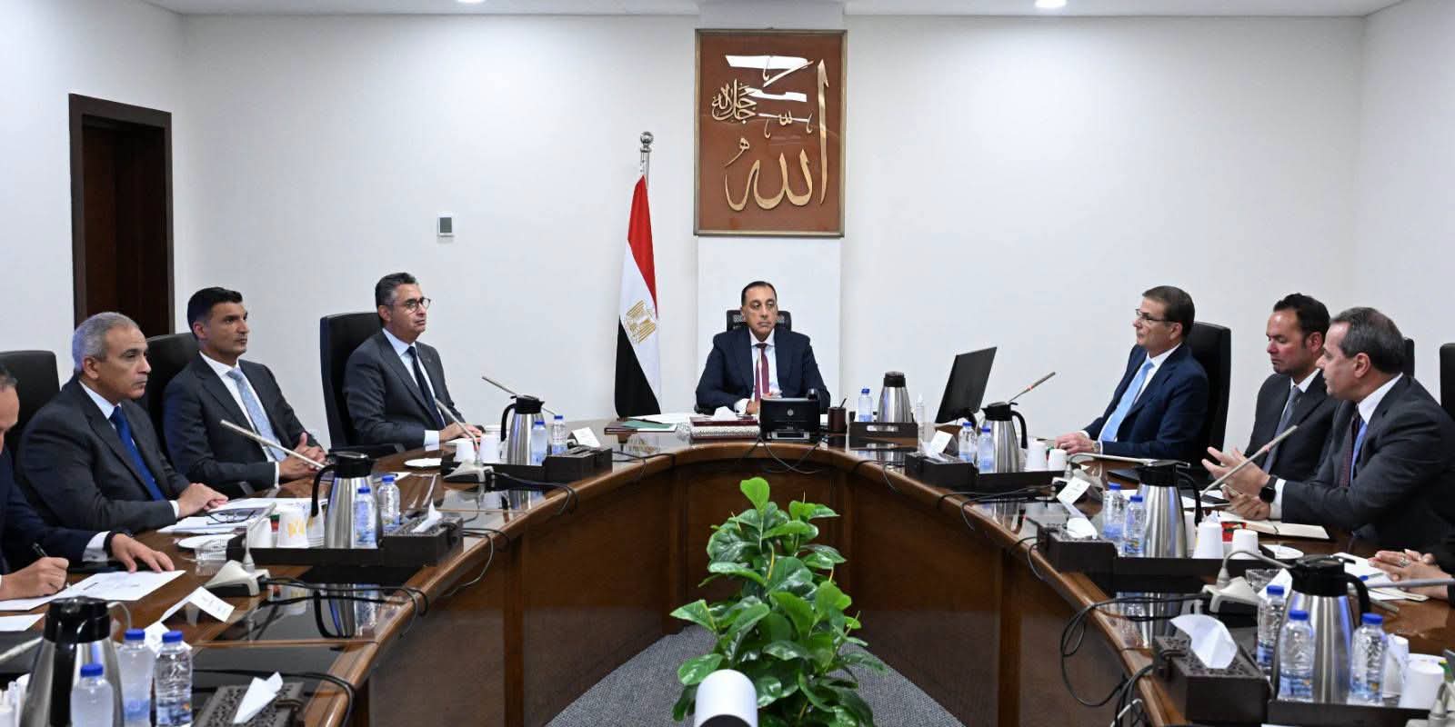 رئيس الوزراء يستعرض مقترح تنفيذ مبادرة 