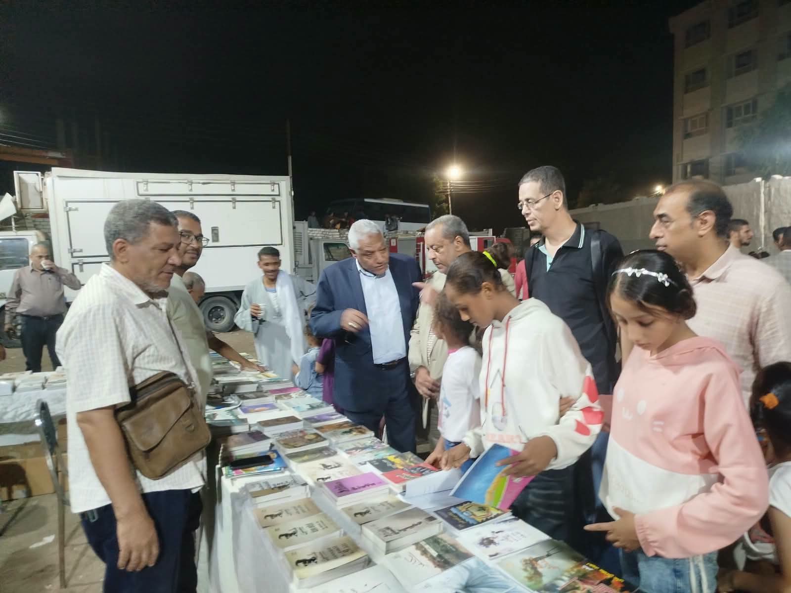 ورش فنية واسكتشات مسرحية وتكريم للموهوبين.. في ثاني أيام القافلة الثقافية بقرية كوم بوها بأسيوط