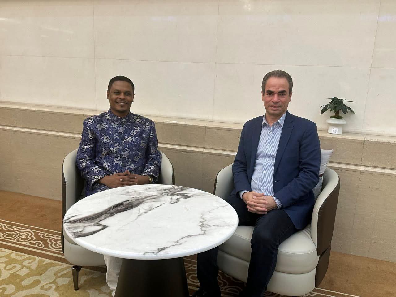 المسلماني يبحث مع وزير الإعلام الصومالي في بكين.. تعزيز خدمة ماسبيرو باللغتين الصومالية والعفرية