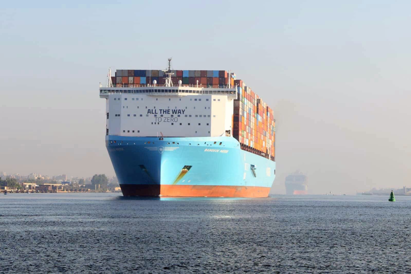 الفريق ربيع: قناة السويس تشهد العبور الأول لسفينة الحاويات BANGKOK MAERSK بحمولة 190 ألف طن