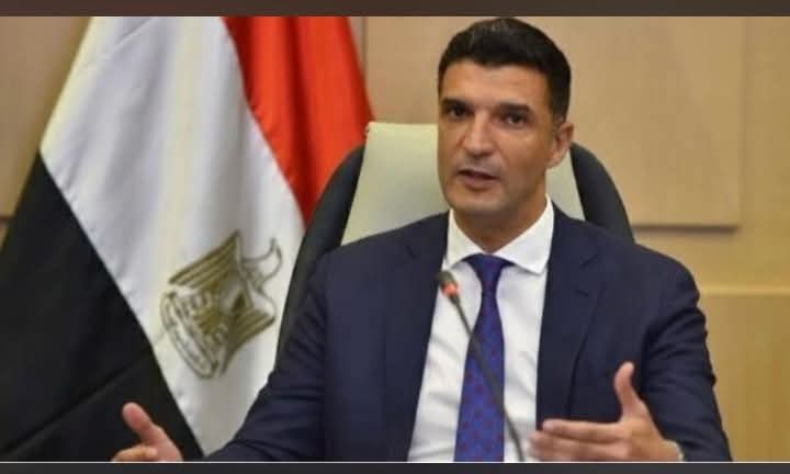 وزير الصناعة يكشف عن تسهيلات جديدة لجذب الاستثمارات عبر