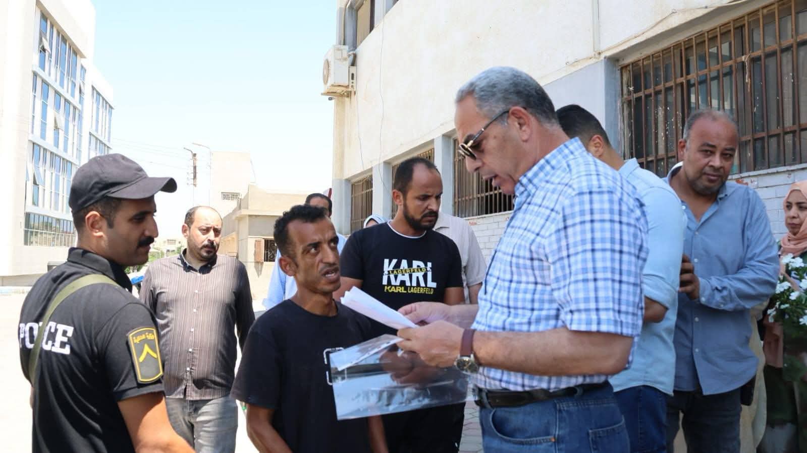 محافظ الإسماعيلية يوجه بتشكيل ٣ لجان للتفتيش والمتابعة الميدانية على المراكز والمدن والأحياء