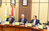 رئيس جامعة أسيوط ينافس تطوير العملية التعليمية والاستعداد للعام الدراسي الجديد
