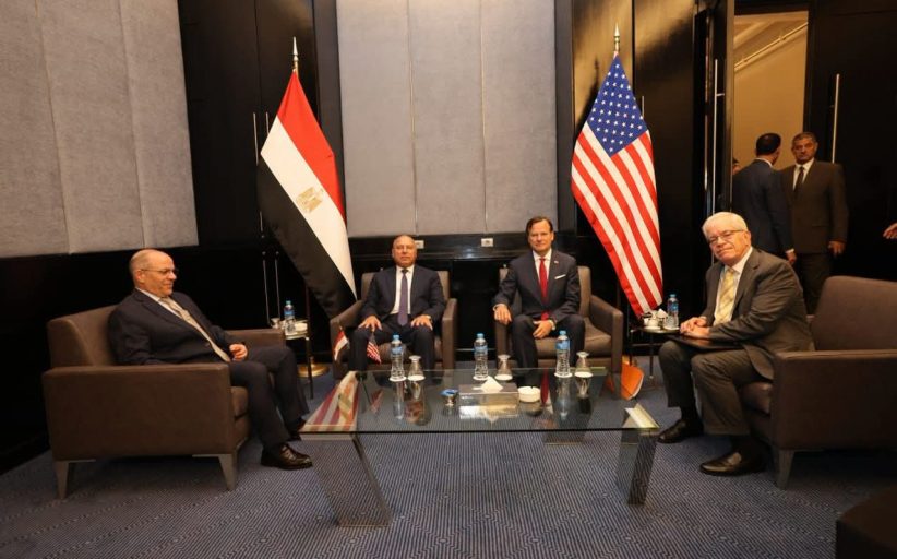 الوزير يجري مباحثات هامة مع نائب مساعد وزير التجارة الأمريكي لتعزيز الشراكة في مشروعات النقل المختلفة