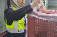 الهيئة القومية لسلامة الغذاء بالمحافظة تواصل حملاتها الرقابية على الأسواق وتعدم ١٠٢ كيلو جرام من المواد الغذائية