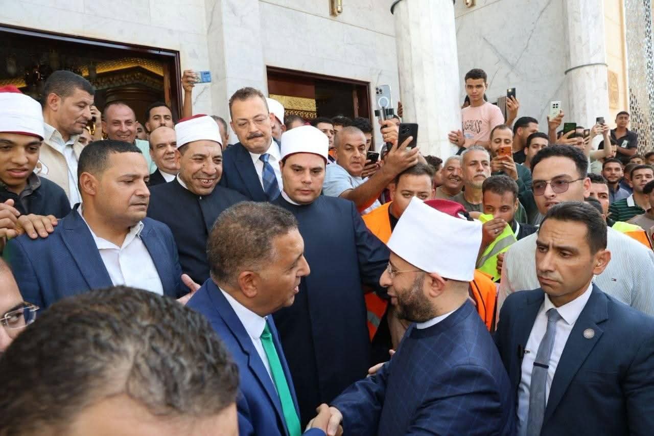 وزير الأوقاف ومحافظ القليوبية يؤديان صلاة الجمعة بمسجد ناصر ببنها ويفتتحان مجمع الرحمة الإسلامي بطوخ