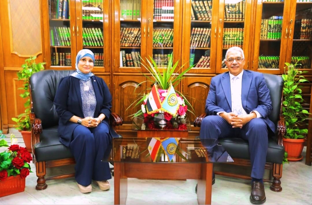 رئيس جامعة الأزهر ونقيب التمريض يبحثان خطة تطوير منظومة التمريض والتعليم بالأزهر