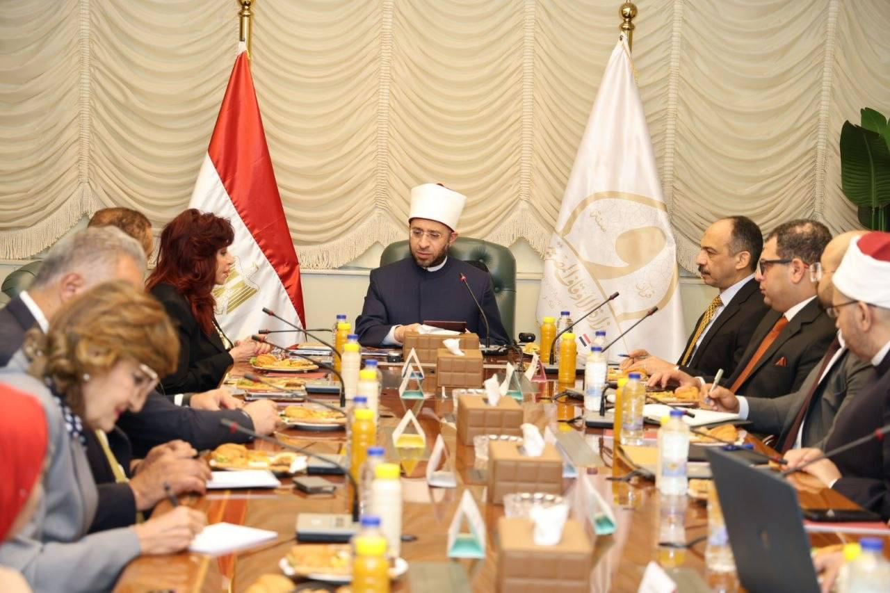 وزير الأوقاف يبحث مع رئيس اتحاد المستثمرات العرب آفاق التعاون المشترك