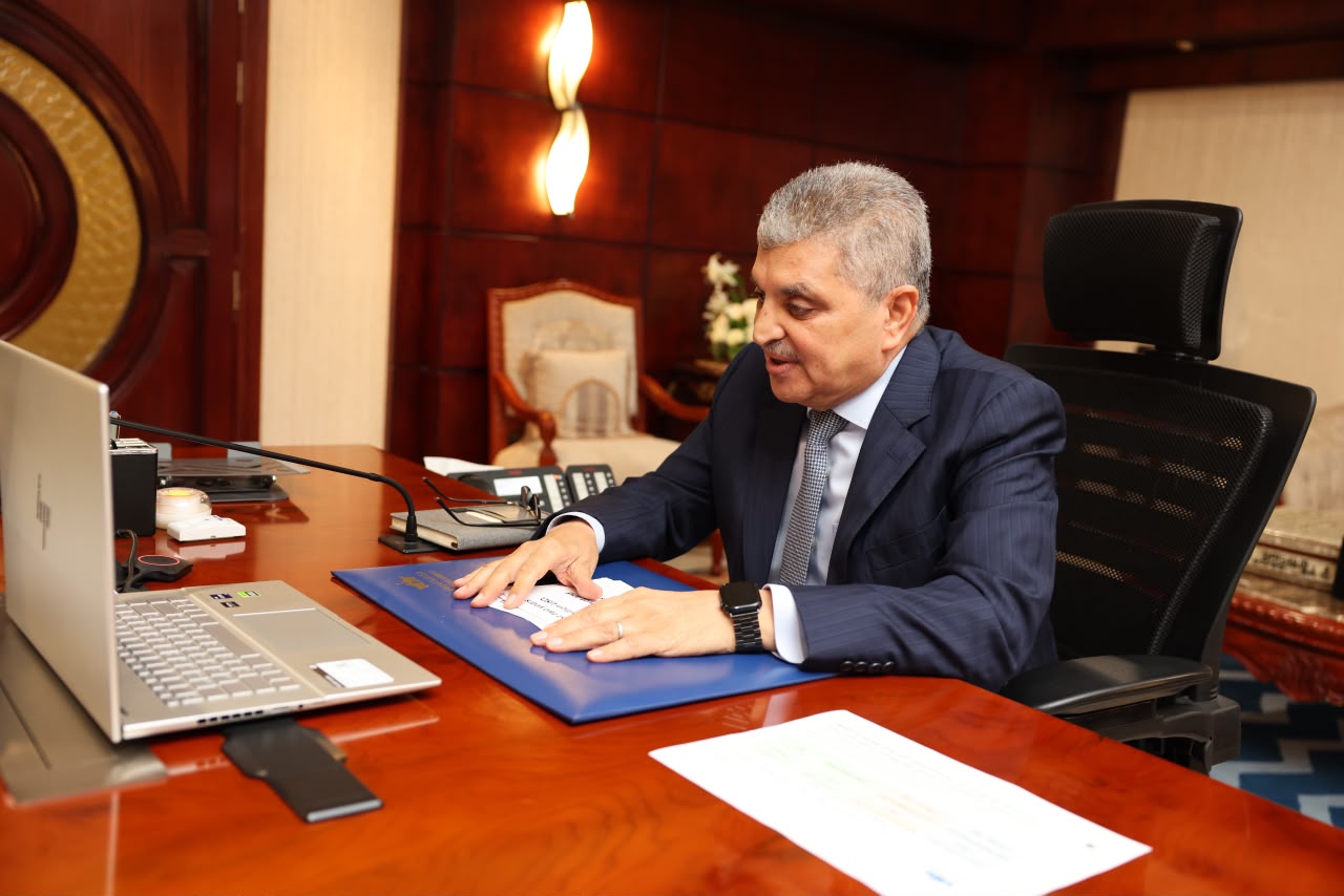 الفريق ربيع :يجتمع مع نائب الرئيس التنفيذي للأصول والعمليات بمجموعة 