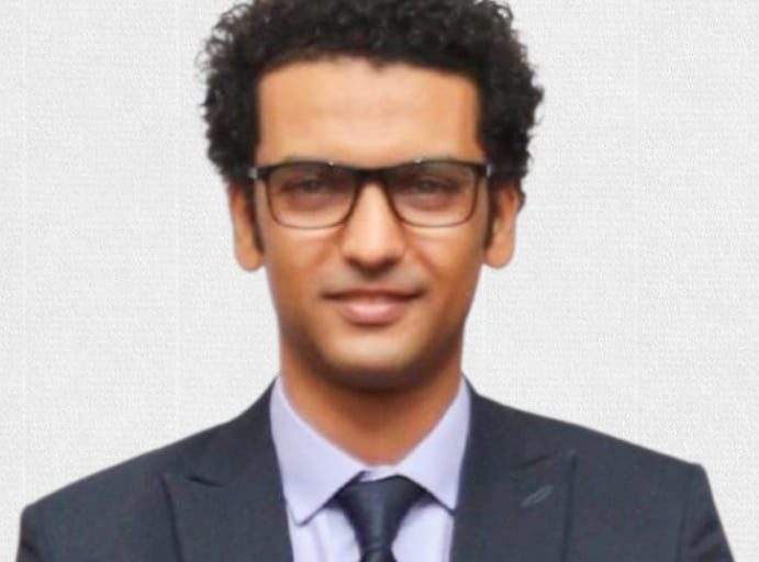 دكتور حسني أحمد يكتب.. جسدٌ بلا ثمن: فلسفة الحداثة وسلعته الإنسان في