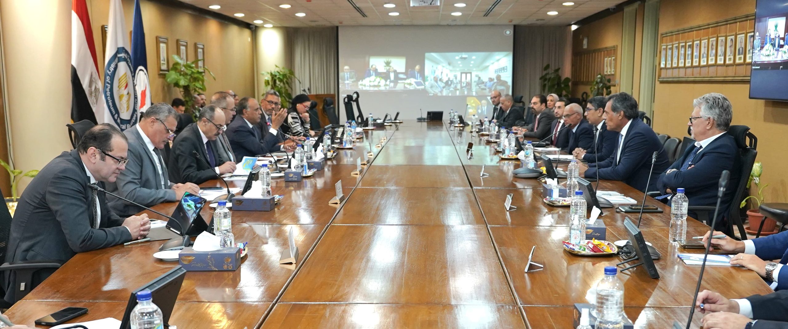 اعتماد نتائج أعمال شركات شمال سيناء وأبوقير وبتروأمير عن العام المالى 2026/2025