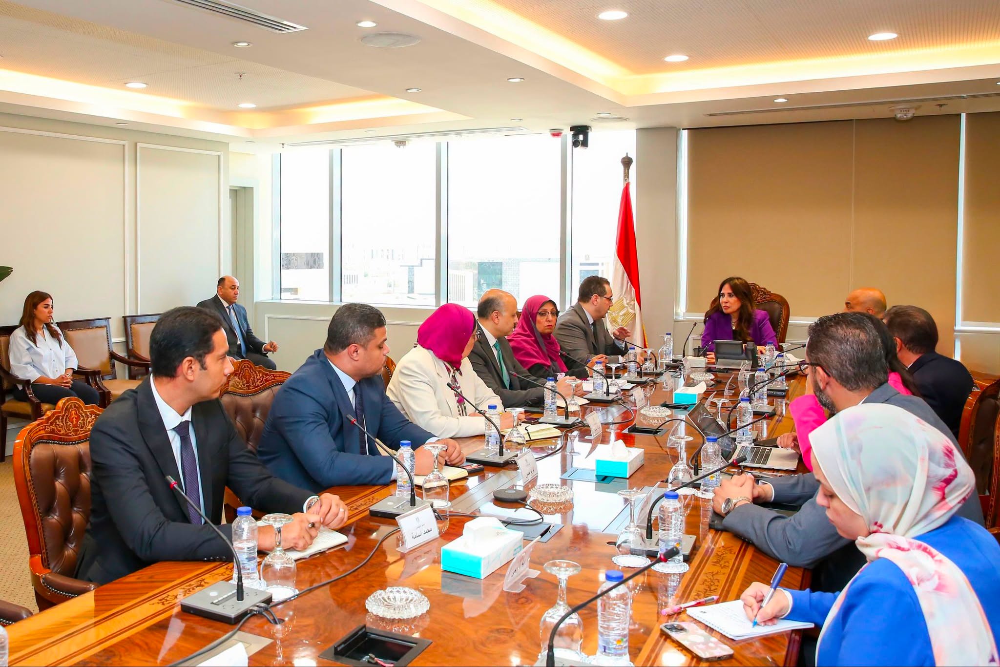 المنشاوى تتابع مع مسئولي شركة HDP مبيعات وتسويق مشروعات المدن الجديدة والفرص الاستثمارية