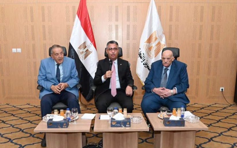 وزير التموين يبحث مع الاتحاد العام للغرف التجارية والشعبة العامة للمخابز تطوير منظومة الخبز ودعم استقرار قطاع المخابز