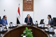 رئيس الوزراء يستعرض الإجراءات التنفيذية لفض التشابكات المالية بين 