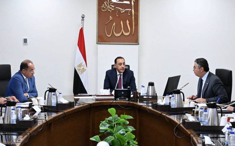 رئيس الوزراء يستعرض الإجراءات التنفيذية لفض التشابكات المالية بين