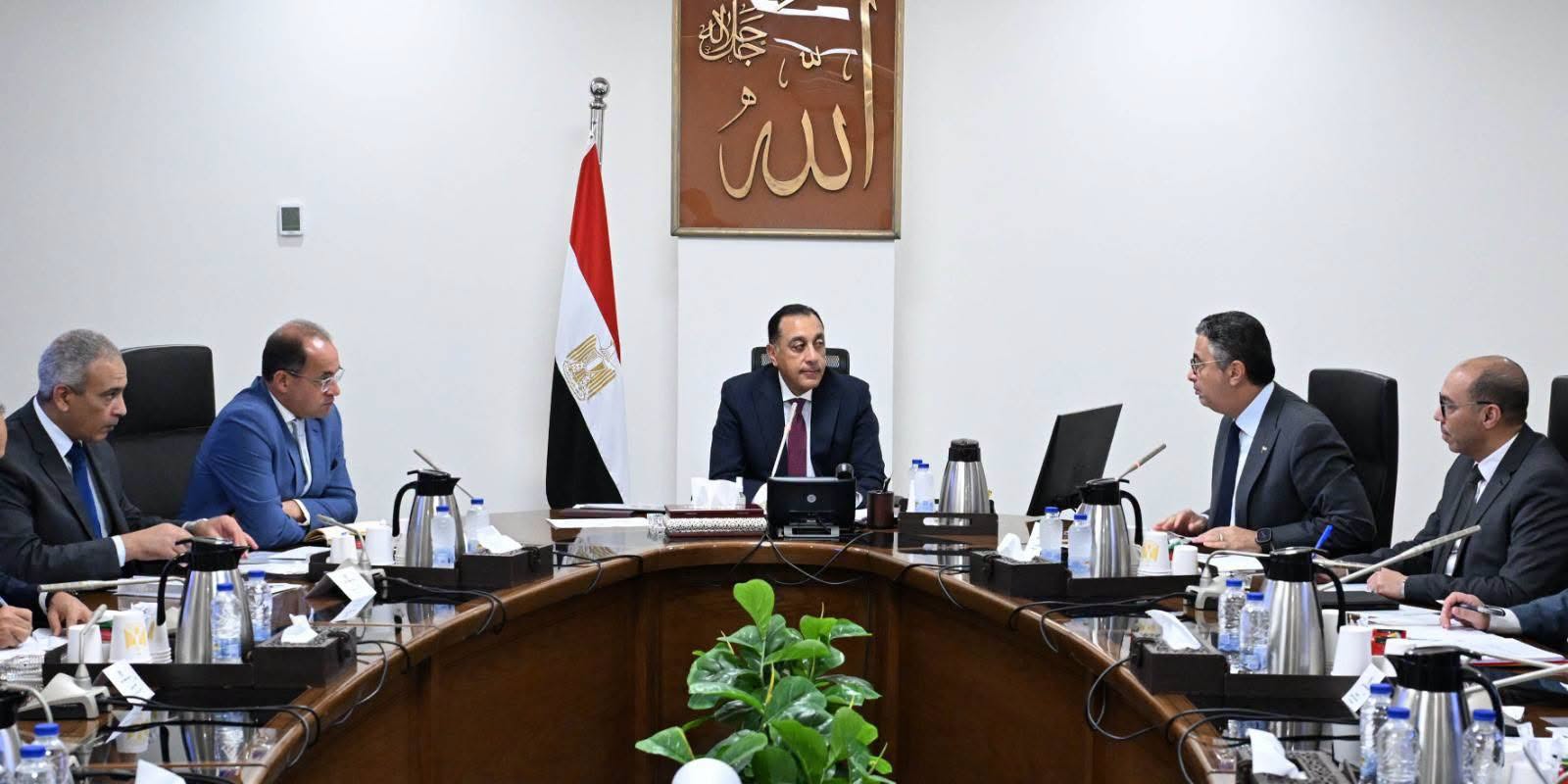 رئيس الوزراء يستعرض الإجراءات التنفيذية لفض التشابكات المالية بين 