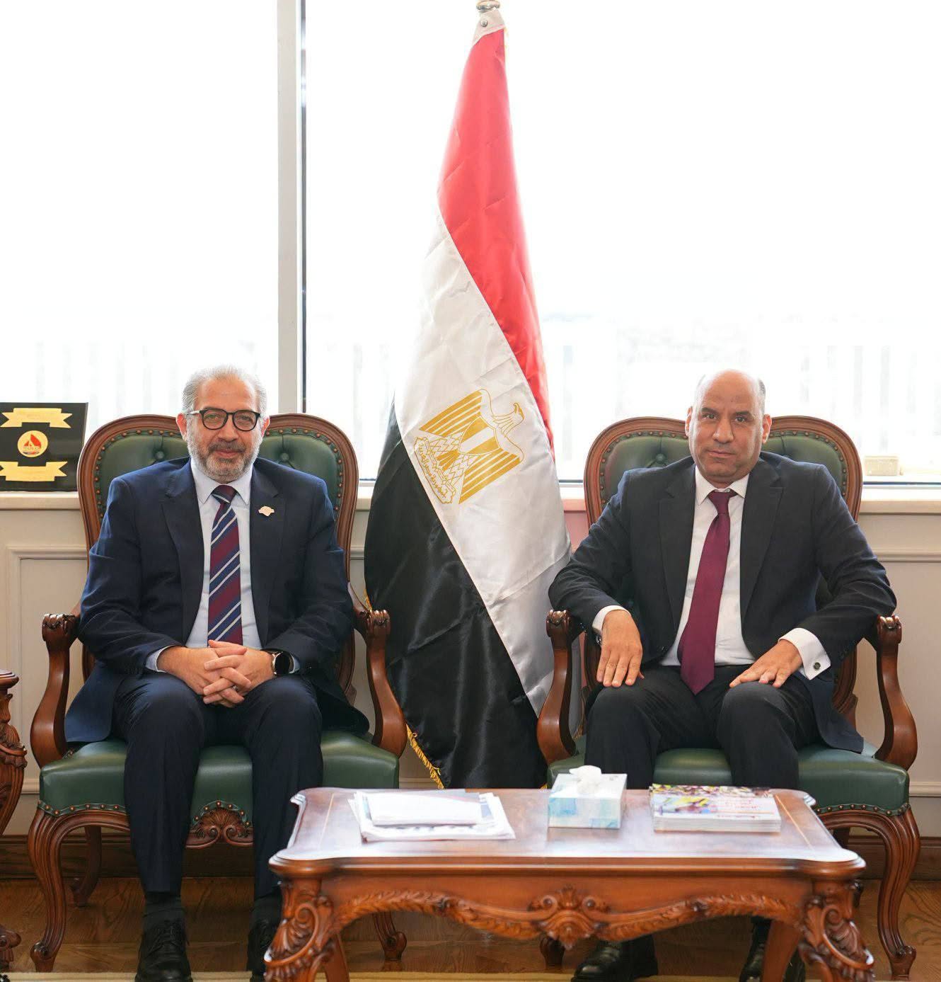 وزارة العمل والهيئة العامة للتأمين الصحي الشامل تبحثان خطة لتوسيع الحماية الصحية والاجتماعية للعمالة غير المنتظمة