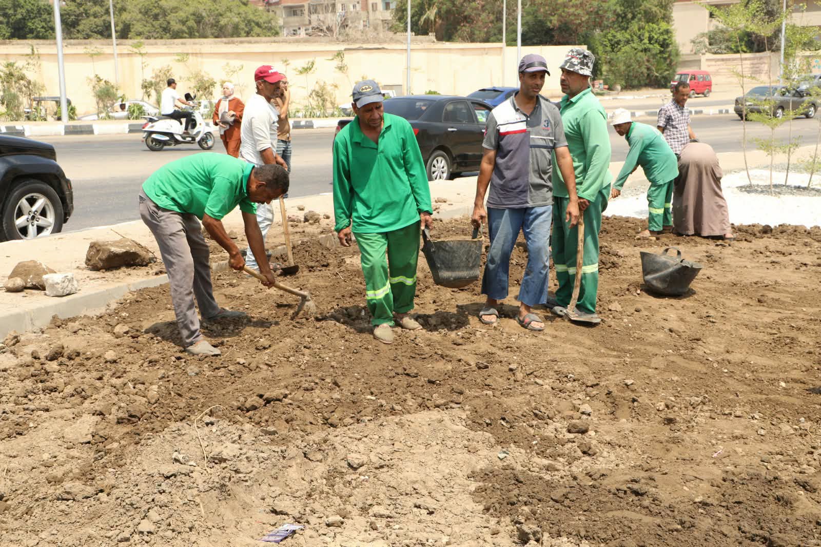 محافظ القاهرة يتفقد منطقة السيدة عائشة للارتقاء بالمظهر الحضارى