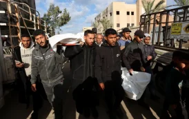 مقتل 18 في غارات بغزة ووزير إسرائيلي يقول لا اتفاق لوقف الهجمات